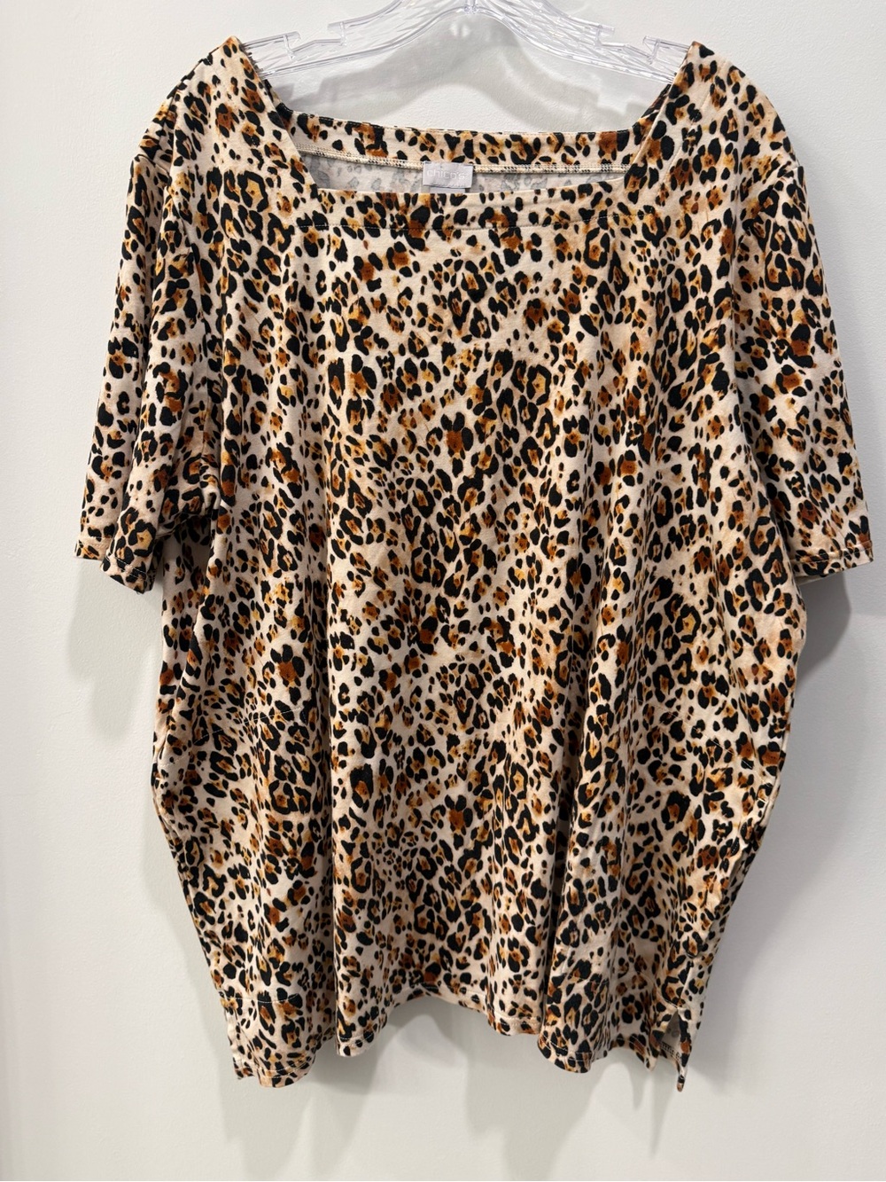 Chico's Leopard Animal Print Short Sleeve Top Sz 4 Knit Beige Brown Worn 1x